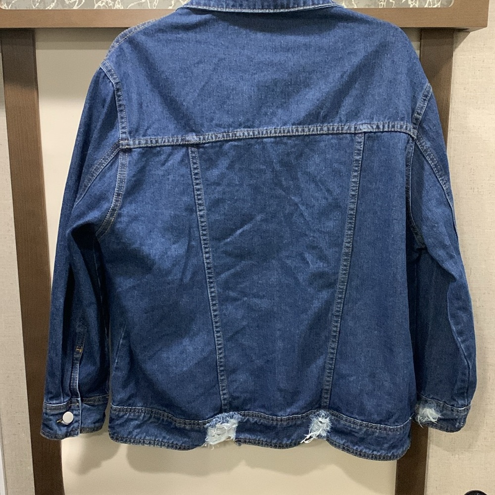 Denim distressed Jacket Women’s Sz 1X Button down 6-Pocket Classic For all Ages - Picture 7 of 9